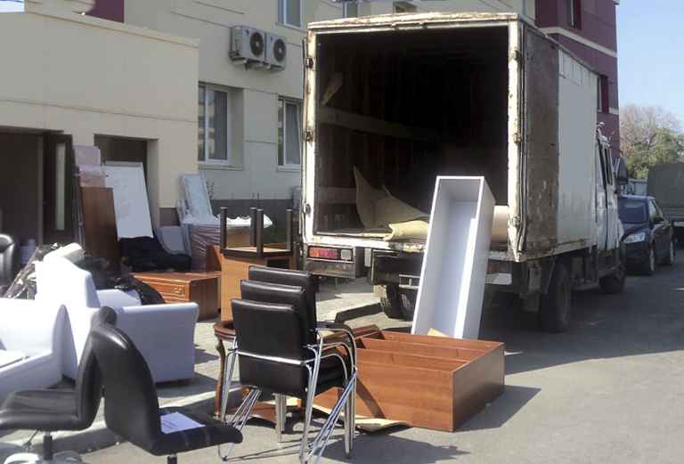 Заказать автомобиль для транспортировки мебели : Домашние вещи из Анапы в Кемерово